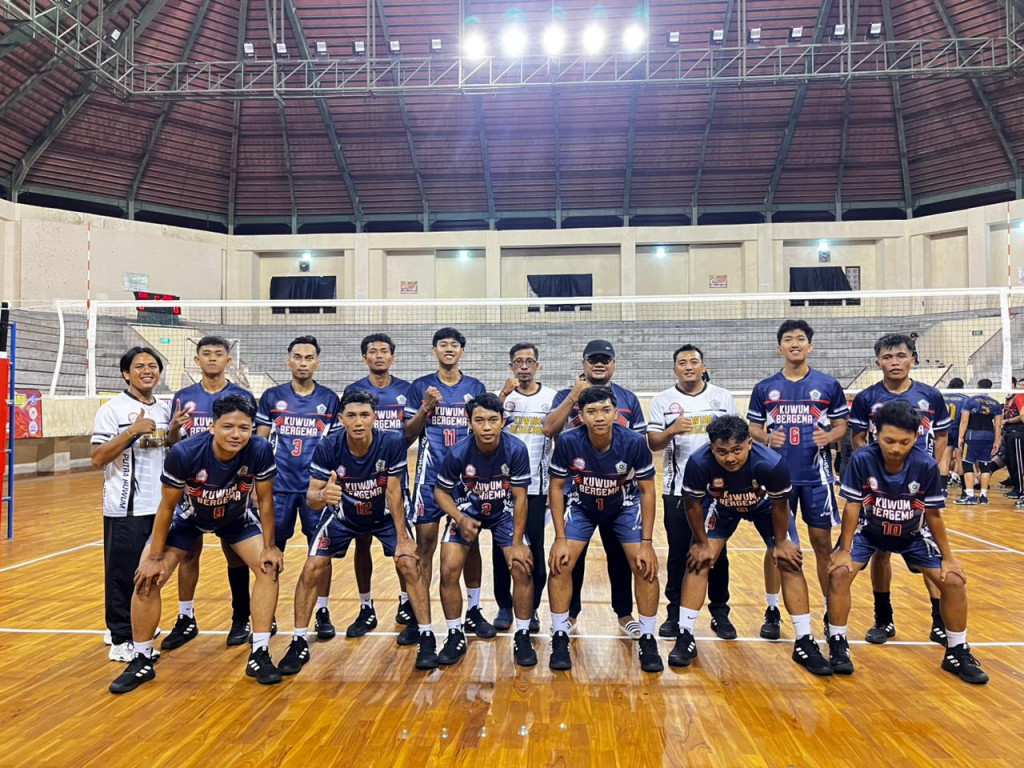 Turnamen Bola Voli Putra Kuwum di ajang Mangupura Cup